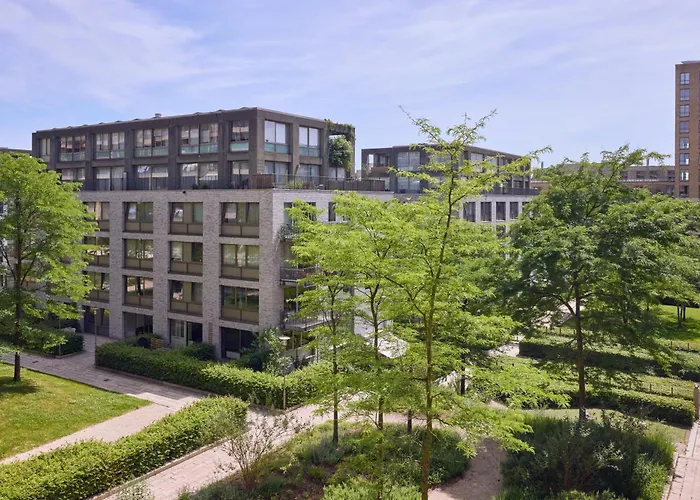 Amsterdam 4 Star Hotels